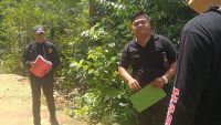 Kuasa Hukum dan Penyidik Polres Tapteng Cek Lokasi Pengrusakan Plang Tanah Sahat Sihombing