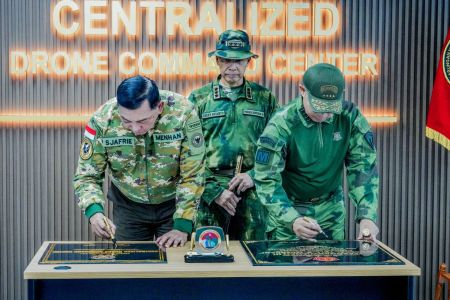 Panglima TNI Anugerahkan KPLB 23 Prajurit dan Resmikan Gedung Centralized di Papua ​
