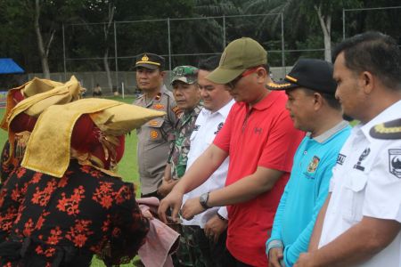 Sekda Pasbar Buka PORSIS Cup XIX, Tekankan Sportivitas dan Pembinaan Atlet ​