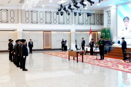 Segarkan Birokrasi Pemprov Sumut, Gubernur Bobby Nasution Lantik 8 Kepala OPD dan Biro ​