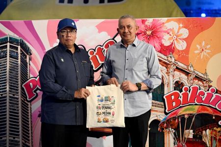 Buka Peluang Medical Tourism dan Industri Ramah Lingkungan, Pj Sekdaprov Sumut Apresiasi Paviliun Pulau Pinang di PRSU