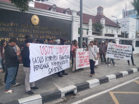 Sidang Korupsi Bansos PENA Samosir Diwarnai Aksi Unjuk Rasa di PN Medan, Massa Desak Pengusutan Aktor Lain ​