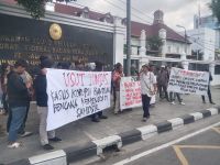 Sidang Korupsi Bansos PENA Samosir Diwarnai Aksi Unjuk Rasa di PN Medan, Massa Desak Pengusutan Aktor Lain ​