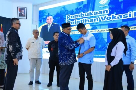 Pasok Tenaga Kerja Siap Pakai untuk Industri, Wamenaker Afriansyah Noor Buka Pelatihan Vokasi Nasional Batch 3 di Padang