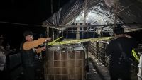 Bisnis Penyulingan Minyak Ilegal Digrebek: Dua Pekerja Diciduk, Pemilik Jadi Buron Polisi