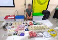 Gudang Narkoba di Pekanbaru Digerebek, Polisi Sita 4 Kg Sabu, Puluhan Ribu Ekstasi hingga Happy Five