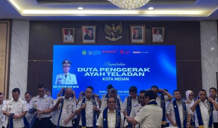 Wali Kota Medan Rico Waas Resmi Lantik Duta Ayah Teladan