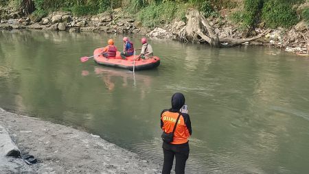 Bocah 13 Tahun Hilang Tenggelam di Sungai Deli Medan