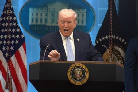 Jajak Pendapat: Sebagian Besar Pemilih AS Merasa Kondisi Memburuk di Bawah Pemerintahan Trump