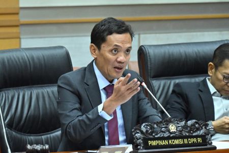 Bongkar Dalang Karhutla, Komisi III DPR Dukung Bareskrim Kejar Pemodal dan Aliran Dana