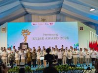 Wali Kota Wesly Silalahi Bawa Pematangsiantar Sabet Penghargaan KEJAR Terbaik Regional Sumatera dari OJK