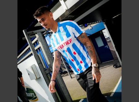 Tinggalkan FC Twente, Mees Hilgers Memulai Babak Baru Bersama SC Heerenveen