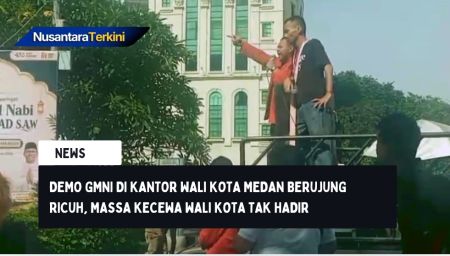 Demo GMNI di Kantor Wali Kota Medan Berujung Ricuh, Massa Kecewa Wali Kota tak Hadir