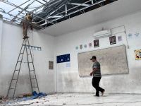 Atap Dua Ruang Kelas SD Muhammadiyah-28 Medan Ambruk Diterjang Puting Beliung, Foto Prabowo-Gibran Tetap Utuh