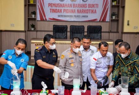 Polres Langsa Musnahkan 3,09 Kg Sabu dan 13,74 Kg Ganja, 8 Tersangka Diamankan