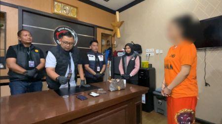 Edarkan Pod Getar, Miss D FDJ Cantik di Kota Medan Diringkus Satresnarkoba Polrestabes Medan
