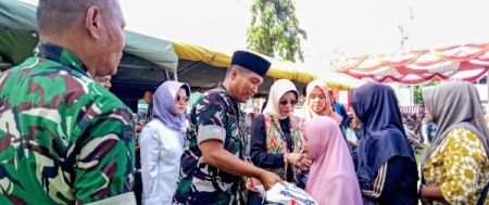 Jumat Berkah, Dandim 0212/Tapsel Bagikan 1.000 Paket Sembako untuk Warga Padangsidimpuan