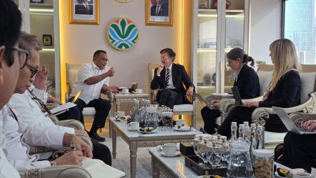 Sambut Delegasi Investor AS, Menteri LH Jumhur Hidayat Sebut Prabowo 'Presiden Paling Hijau' ​