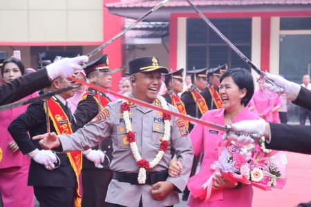 Sertijab dan Tradisi Pedang Pora Warnai Estafet Kepemimpinan Kapolres Asahan