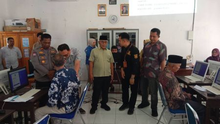 Bupati Yulianto Tinjau Ujian CBT Seleksi Wali Nagari, Dorong Wujudkan Pilwana Badunsanak ​