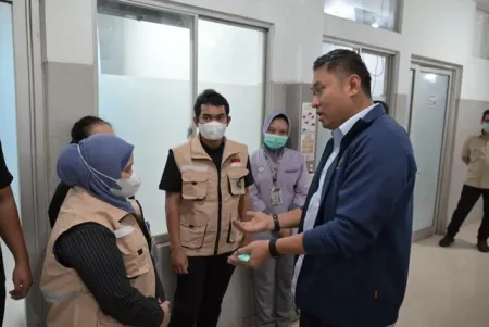 707 Siswa dan Guru SMKN 6 Semarang Diduga Keracunan MBG, Kepala BGN Sudaryono Turun Langsung Tinjau Korban
