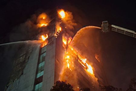 Gedung Bapenda DKI Jakarta Terbakar Hebat, Terdengar Dua Kali Ledakan
