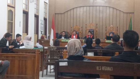 Sidang Korupsi Kominfo: Wali Kota Tebingtinggi Akui Keponakan Rangkap Jabatan