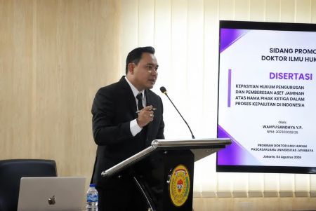 Putra Madiun Raih Gelar Doktor: Sandhya Tawarkan Konsep Baru dalam Hukum Kepailitan Indonesia