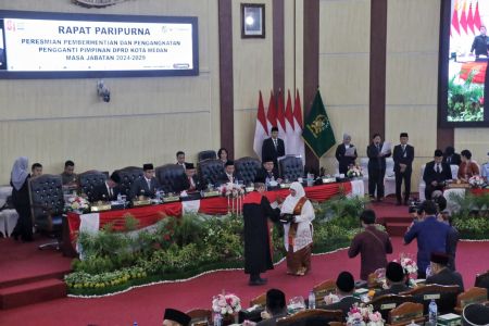 Sri Rezeki Resmi Jabat Wakil Ketua DPRD Medan Sisa Masa Jabatan 2024-2029