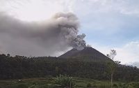 Ratusan Warga Kuta Tengah Mengungsi Akibat Erupsi Gunung Sinabung