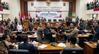 Ketua DPRD Ende Adu Jotos dengan Ketua Fraksi Hanura Saat Paripurna