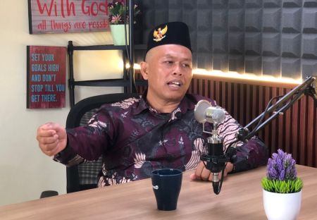 Fernando Emas Soroti Polemik Nama Tokoh Agama dalam Buku, Singgung Kepentingan Politik