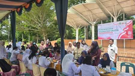 Agrinas Palma Nusantara Gelar Pasar Rakyat dan Cek Kesehatan Gratis di Sukarame Labura ​