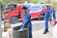 Kemarau Panjang dan Karhutla Melanda Banjarbaru, TNI AU Kembali Pasok Air Bersih ke Rumah Warga