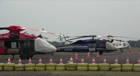 BPBD Sumsel Kerahkan Helikopter Water Bombing Padamkan Karhutla Puluhan Hektare di OKI dan Muara Enim