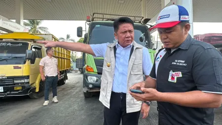 Antrean Solar Mengular Hingga Belasan Jam, Gubernur Sumsel Desak Pertamina Segera Atasi Kelangkaan Pasokan