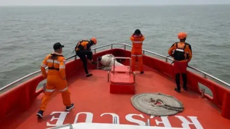 7 Nelayan Malaysia Hilang Kontak di Laut, Basarnas Pekanbaru Kerahkan Tim SAR ke Perairan Indonesia