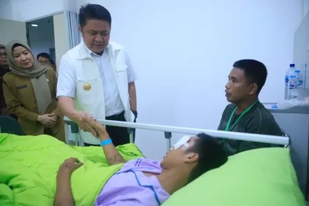 Herman Deru Resmikan Program Pelita Sumsel, Warga Gratis Operasi Mata