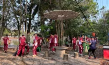 Peringati World Clean Up Day, Polres Muara Enim Bersihkan Taman Adipura ​
