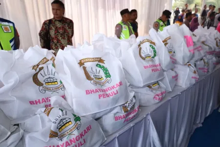 Polda Sumsel dan Bhayangkari Gelar Bakti Sosial di Pulau Borang Banyuasin