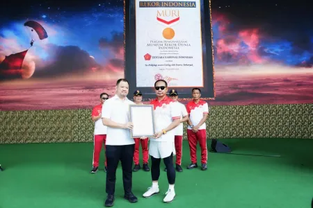 TNI Raih Empat Rekor MURI Melalui Kegiatan Bersama Masyarakat