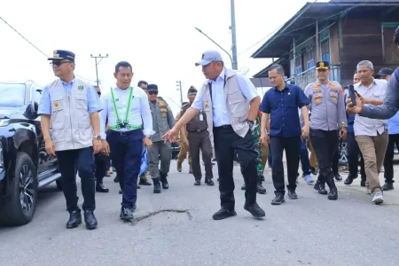 Tinjau Ruas Jalan Pagar Alam-Tanjung Raya, Gubernur Sumsel Pastikan Perbaikan Fungsional Dimulai Tahun Ini