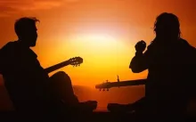  5 Lagu yang Enak Digitarin di Tongkrongan 2026