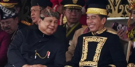 Prabowo Dinilai Belum Lepas Sepenuhnya dari Bayang-Bayang Jokowi
