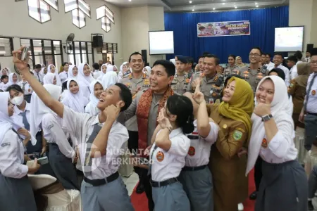 Cegah Bullying, Kapolda Sumsel Gelar Polidik di SMKN 6 Palembang