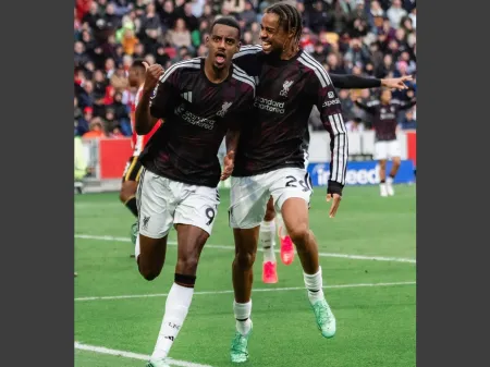 Drama Kartu Merah Ganda di Gtech Community, Liverpool Bekuk Brentford 2-1