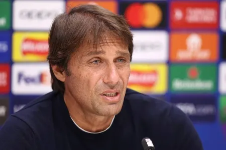 Rumor Gantikan Michael Carrick di Manchester United, Antonio Conte Beri Bantahan Tegas