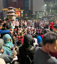 Polisi Bersama Masyarakat ala Kapolda Sumsel, Duduk Bersama Pendemo