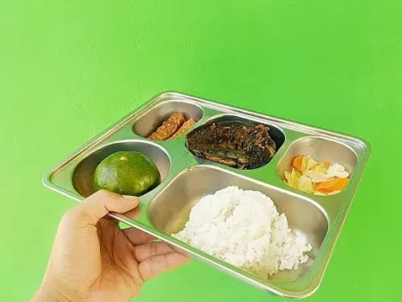 Survei IPO: 64 Persen Masyarakat Belum Puas dengan Program MBG