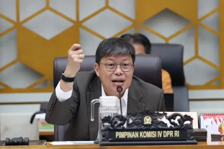 Alex Indra Lukman: Keselamatan Warga Harus Jadi Prioritas Penanganan Karhutla